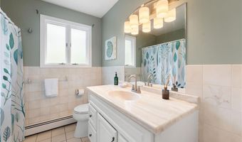 4720 S County Trl, Charlestown, RI 02813