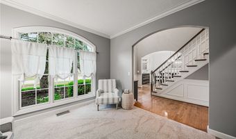 985 W Martin Ave, Amherst, OH 44001