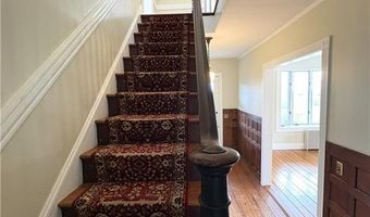39 Walcott Ave, Jamestown, RI 02835
