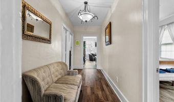 8 Franklin St 3, Newport, RI 02840