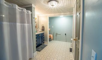 215 Bristol Ave, Andrews, NC 28901