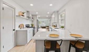 8246 Windcombe Blvd, Indianapolis, IN 46240