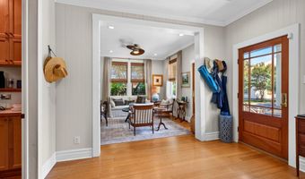 241 Washington St, Bay St. Louis, MS 39520
