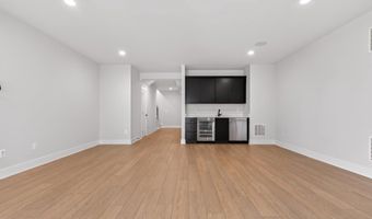 881 N MANCHESTER St, Arlington, VA 22205