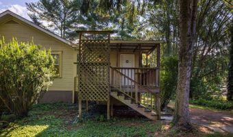 61 Hudson Ave, Athens, OH 45701