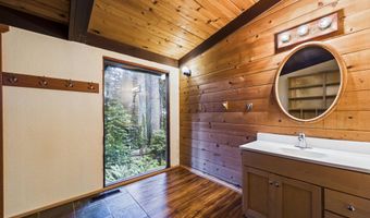 2910 Greenbriar Ln, Arcata, CA 95521