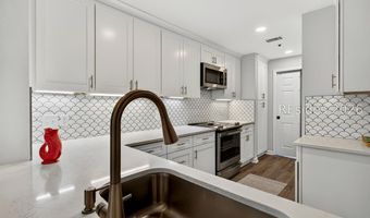 10 Johnston Way 11F, Bluffton, SC 29910