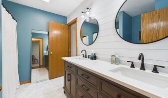 816 E Pine St, Brandon, SD 57005