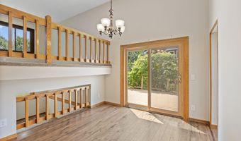 8064 Lower 147th St W, Apple Valley, MN 55124