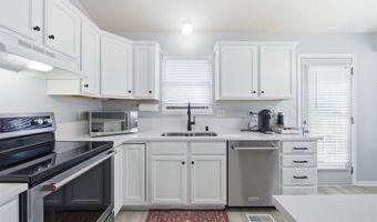 705 S Westview Cir, Andover, KS 67002