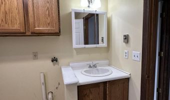 90 Baldwin Dr, Bangor, ME 04401