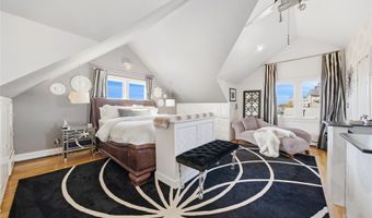 38 Bayside Pl, Amityville, NY 11701