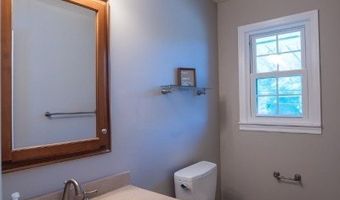 16 Hemlock Dr, Alloway, NJ 07461