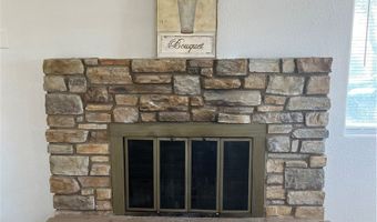 11033 Chipmunk Rd, Apple Valley, CA 92308
