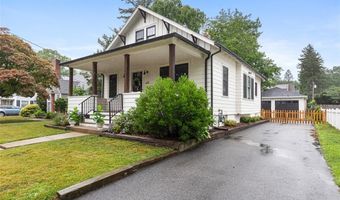 15 Berwick Pl, East Providence, RI 02916