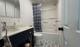 567 Ossipee Trail Trl W, Standish, ME 04084