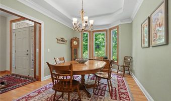 1250 Woodsview Dr, Akron, OH 44313