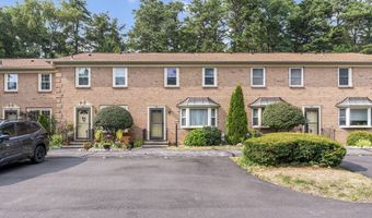 232 Point Of Woods Dr, Albany, NY 12203