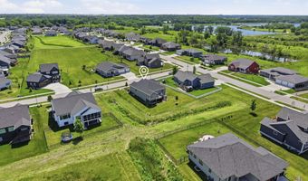 1827 Ledges Dr, Ames, IA 50010