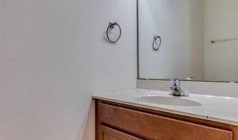 253 Village Creek Dr Dr, Ballwin, MO 63021