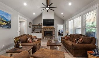 11 Epping Dr, Bella Vista, AR 72714