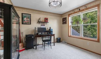N254 MEADOWBREEZE Court, Appleton, WI 54915