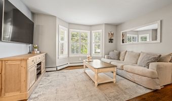 22 Quail Run, Bloomfield, CT 06002