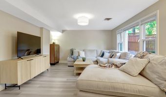5919 KELLEY Ct, Alexandria, VA 22312