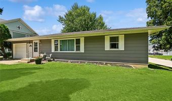 300 S Oak St, Anamosa, IA 52205