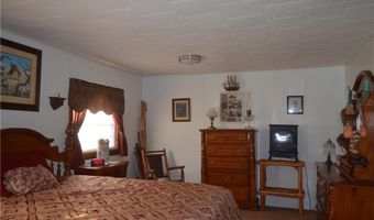 24 W 2nd St, Adrian, MO 64720