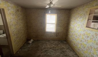 132 W 5th St, Baxter Springs, KS 66713