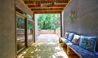 1380 Stirling Cir NW 26, Atlanta, GA 30318