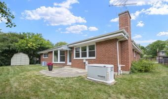 1110 S Fernandez Ave, Arlington Heights, IL 60005