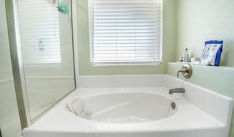 17993 Mondamon Rd, Apple Valley, CA 92307