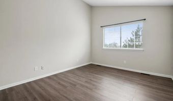 4 Ray Ct, Bedminster, NJ 07921