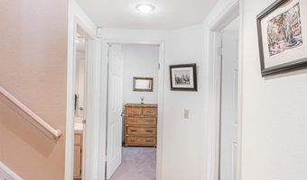 2016 Stonefield Ln, Santa Rosa, CA 95403