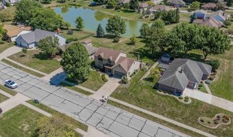 914 S Duesenberg Dr, Auburn, IN 46706