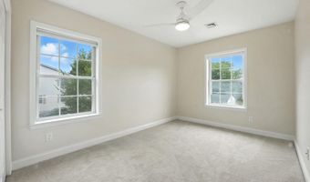 2134 S LOWELL St, Arlington, VA 22204