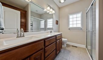6989 141st St, Basehor, KS 66007