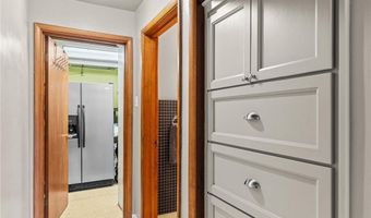 25 Logan Rd, Alton, IL 62002