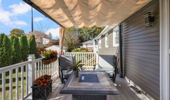 54 Salem Ave, Cranston, RI 02920