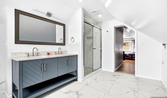 166 Pleasant Ave, Bergenfield, NJ 07621