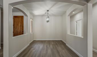 180 W ROADRUNNER Dr, Chandler, AZ 85286