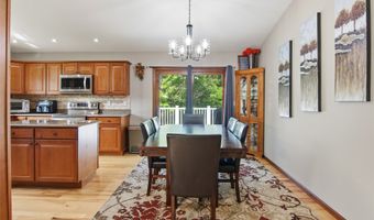 1301 Sandy Ridge Ln, Altoona, WI 54720