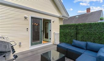 20 Summer St 2, Newport, RI 02840