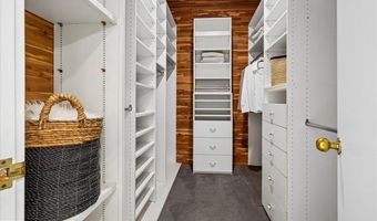 9100 ALDERSHOT Dr, Bethesda, MD 20817