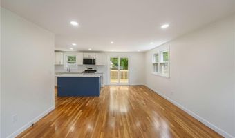 28 Wesleyan Ave, Warwick, RI 02886