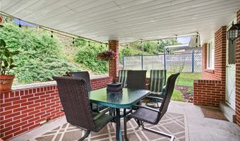 1498 Parkview Dr, Allison Park, PA 15101