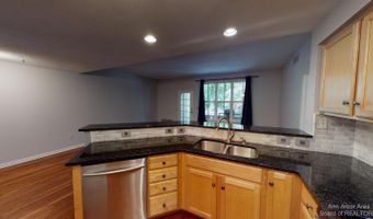 1408 Fox Pointe Cir, Ann Arbor, MI 48108