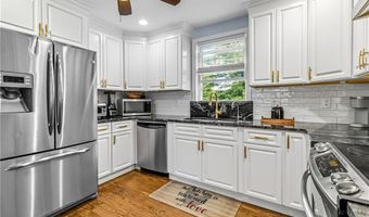 7 Jill Ct, East Providence, RI 02915